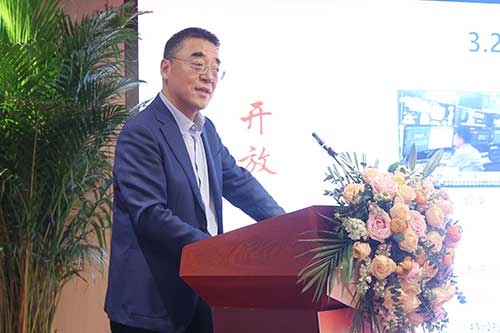 劉峰xueshu.jpg 劉峰xueshu.jpg